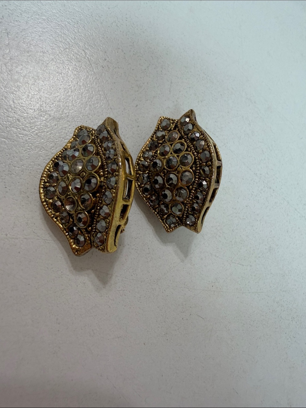 Source Unknown Gold-Tone Crystal Leaf Motif Necklace and Earring Set - Picture 4 of 5